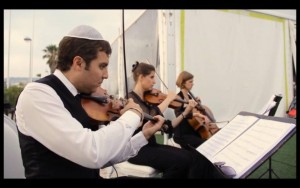 Yoni ELMALEH - Orchestre & DJ LIVE Mariage juifs Chanteur Synagogue Chanteur Houppa - Houpa - bénédictions nuptiales - Bar Mitsvah Nos formules vont de 1 à 10 artistes pour sublimer le plus beau jour de votre vie. http://www.musi-k.fr/houppa-houpa/